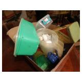 Assorted kitchen ware