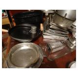 LARGE ASSORTMENT OF BAKEWARE & COOKWARE
