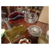 Various collectable glassware & china