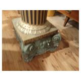 2 decorative pedestals