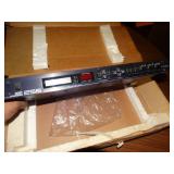 DSP 256 multi effects processor - in box!