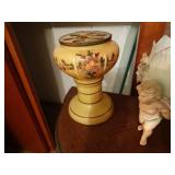 Various collectable decor