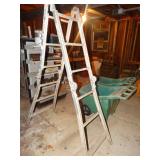 Folding ladder