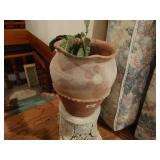 Lg planter & pedestal