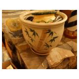 Set or porcelain planters & garden hose