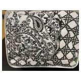 Aubree Quilt Paisley Damask Print Pattern Reversible 3 Piece Lightweight Bedding Blanket Bedspread Set