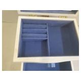 Jewelry box w/butterflies