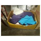 zippable tote w/curtains and other cloth/linen