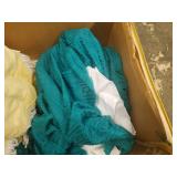 zippable tote w/curtains and other cloth/linen