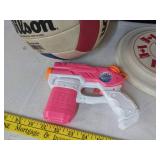 Sports bag w/water guns, tennis balls, footballs, Frisbee & more