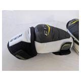 CCM knee protector size S & knee protector size JR/S