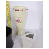 (5) Pottery/decorative vases