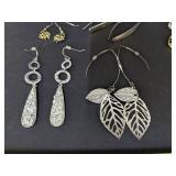 (20) Pairs of earrings