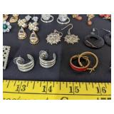 (20) Pairs of earrings
