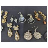 (20) Pairs of earrings