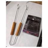 Grill utensils