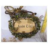 Small wreaths decor