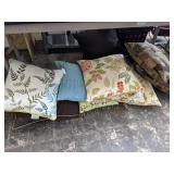 Lot of throw pillows