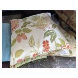 Lot of throw pillows