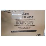 Regalo Maxi 59-Inch Super Wide Walk Thru Gate, White
