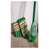 Libman Freedom Kit Spray Mop, Includes 2 Microfiber Refill Pads, Green, White