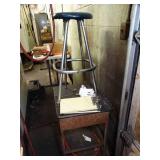 Misc Tools Air Guns / 3 Desks and 1 Stool