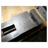 Kurt 6" Single Vise w/ Handle