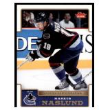 Lot of 33 2006-07 Fleer NHL Hockey Cards