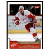 Lot of 33 2006-07 Fleer NHL Hockey Cards