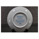 Schmid Christmas Plate Sister Berta Hummel 8" Angelic Messenger 1983