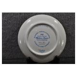 Goebel Mothers Series Plate Bas Relief 7-3/8" 1982 Eighth Edition Swans