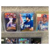 Lot of 20 Mike Piazza | Baseball Cards | Mostly in Hard Cases | Includes Rookies and Inserts