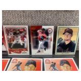 Lot of 28 Roy Oswalt | Baseball Cards