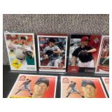 Lot of 28 Roy Oswalt | Baseball Cards