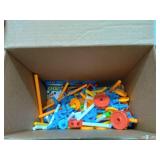 TINKERTOY 30 Model 200 Piece Super Building Set - Preschool Learning Educational Toy for Girls and Boys 3+ (Amazon Exclusive)