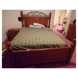 QUEEN BED COMPLETE