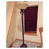 FLOOR LAMP