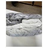 Stylehouse 3-Piece Comforter Set (Queen Size)