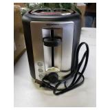 AmazonBasics Toaster