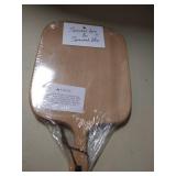 Berry slow handled wood cutting board