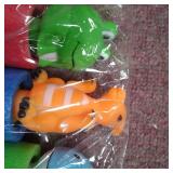 Water Gun - Set of 4 Safe Foam Pumps - Outdoor Toy for Kids and Adults - For Pool, Beach, Yard and Park. 4 animal figures in 4 bright colors. Up to 9 m. Blast** different animals see pics