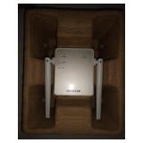 NETGEAR AC1200 WiFi Range Extender, Essentials Edition