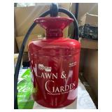 Chapin Adjustable Spray Tip Lawn And Garden Sprayer 1 gal. Retail $44.57