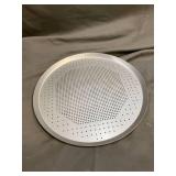 Pizza Pan 16 Inch, Beasea Pizza Dish for Oven Perforated Pizza Crisper Tray with Holes Aluminum Alloy Round Oven Pizza Tray Food Network Pizza Pan Baking Tray Bakeware for Home Restaurant Kitchen