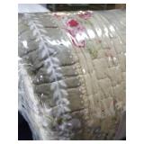 Cozy Line Finely Stitched Quilt Set (Queen Size)