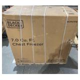 Black + Decker BCFK706 7 cu. Ft. Manual Defrost Chest Freezer - White - Retails $400.00