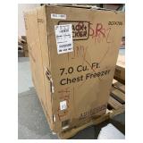 Black + Decker BCFK706 7 cu. Ft. Manual Defrost Chest Freezer - White - Retails $400.00