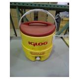 Igloo 3 gallon water cooler