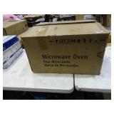 Brand new large Frigidaire Gallery microwave oven.