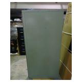 Heavy duty 5 drawer file cabinet, lockable by padlock. Drawers roll smooth.